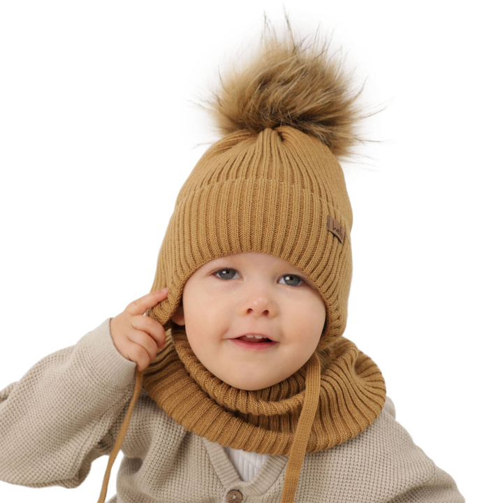 Ensemble d'hiver garçon: bonnet et snood, camel, avec liens, avec pompon, Bergo