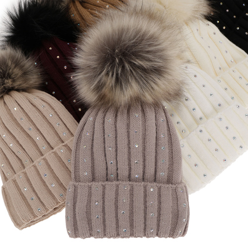 Bonnet d'hiver femme, ciemnobeżowa, avec pompon, Mada