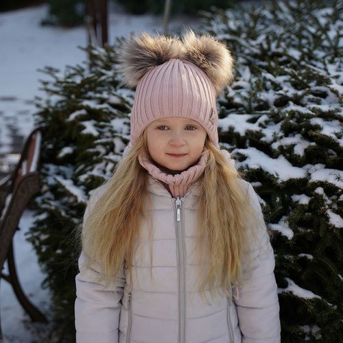 Ensemble d'hiver fille: bonnet et snood, gris clair, avec deux pompons, wiązany Telisa