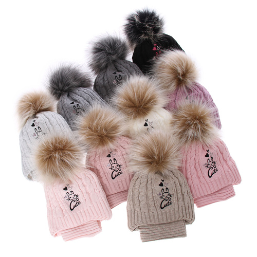 Ensemble d'hiver fille: bonnet et snood, noir, avec pompon, Treccia