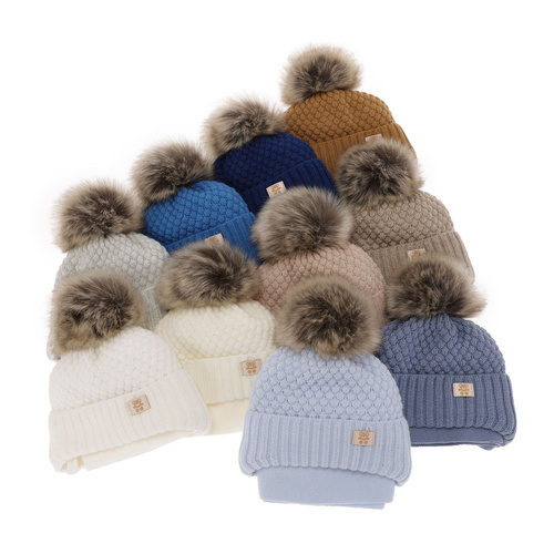 Ensemble d'hiver garçon: bonnet et écharpe, beige, avec pompon, avec liens, Norberto