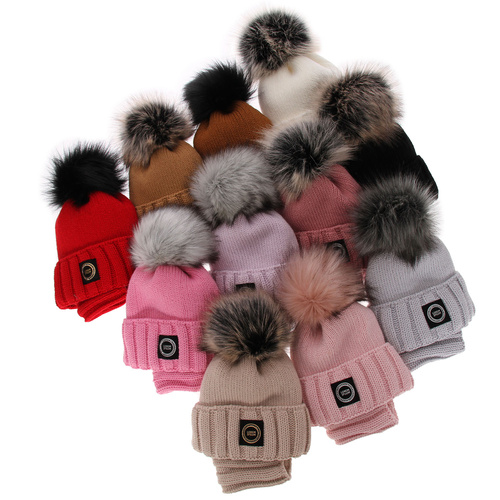 Ensemble d'hiver fille: bonnet et snood, noir, avec pompon, Hendi