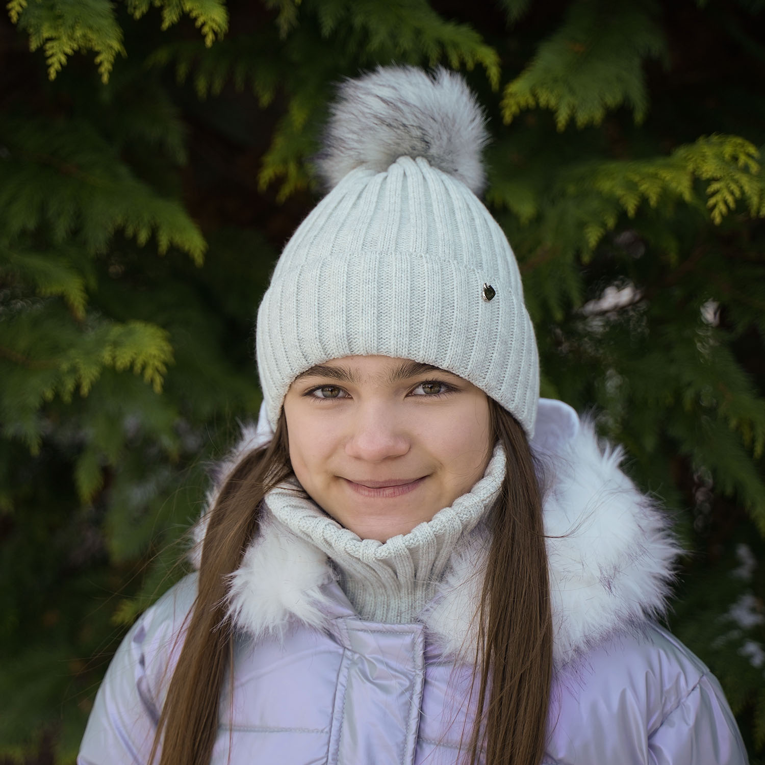 Ensemble d'hiver fille: bonnet et snood, noir, avec pompon, Wilma