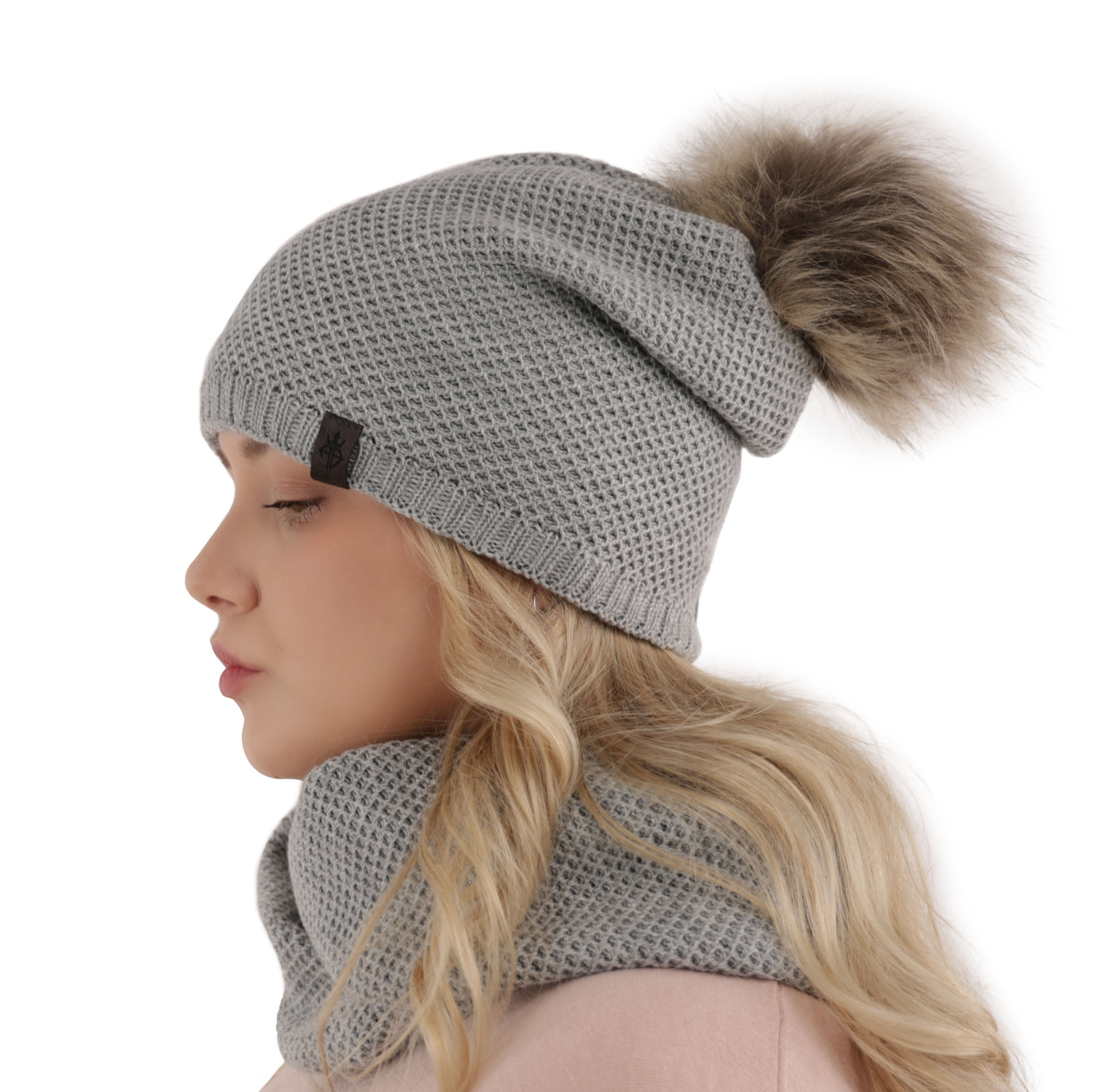 Ensemble d'hiver femme: bonnet et snood, blanc, avec pompon, Kaliana