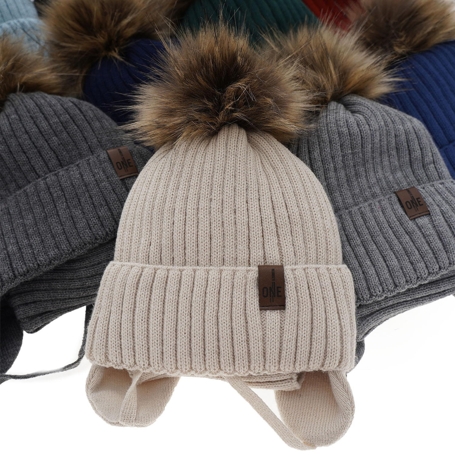 Ensemble d'hiver garçon: bonnet et snood, gris foncé, avec pompon, Puzel