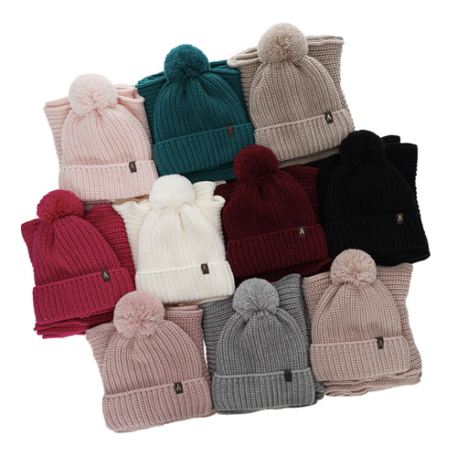 Ensemble d'hiver femme: bonnet et écharpe, rose, avec pompon, Lupita