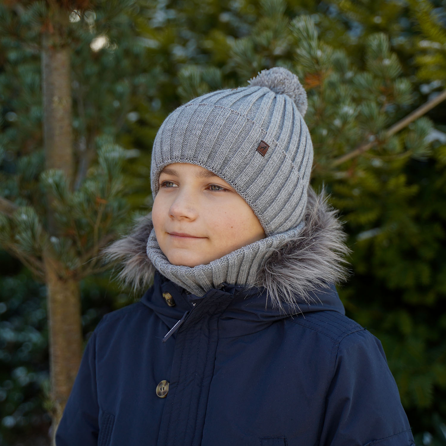 Ensemble d'hiver garçon: bonnet et snood, khaki, avec pompon, Wiliam