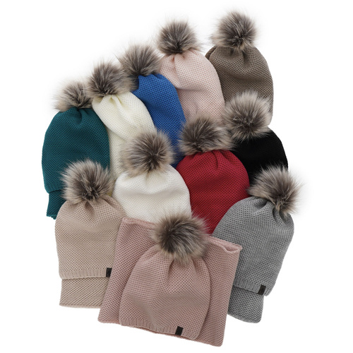 Ensemble d'hiver femme: bonnet et snood, blanc, avec pompon, Kaliana