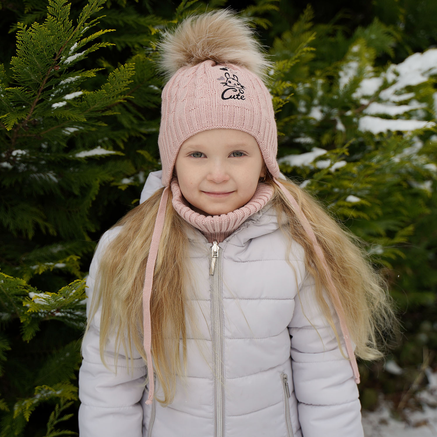 Ensemble d'hiver fille: bonnet et snood, gris, avec pompon, Treccia
