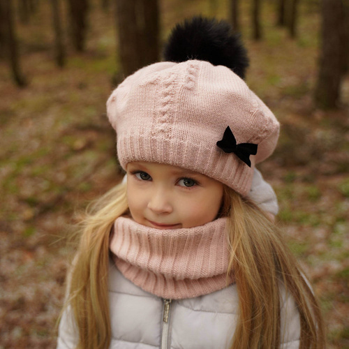 Ensemble d'hiver fille: beret et snood, crème, avec pompon, Amora