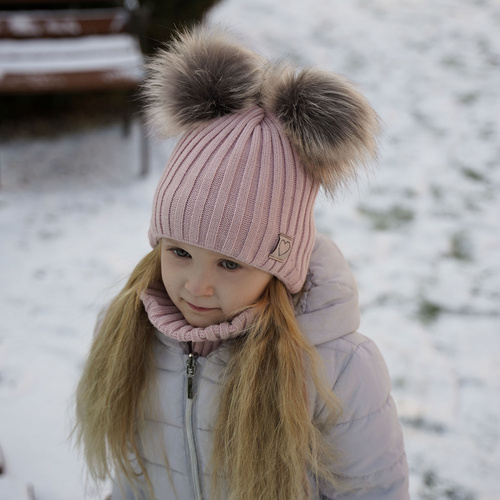 Ensemble d'hiver fille: bonnet et snood, gris clair, avec deux pompons, wiązany Telisa