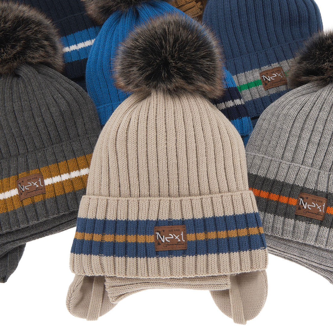Ensemble d'hiver garçon: bonnet et snood, camel, avec pompon, avec liens, Echo